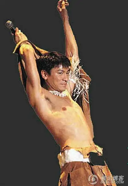 惊现刘德华浴室全裸照,雄风迷人