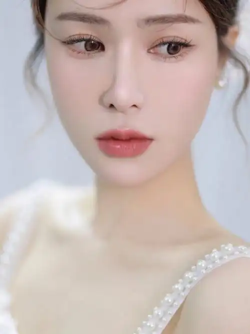 秋日淡颜系水光肌妆容仙气飘飘