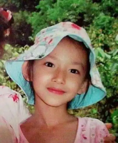 本以为程潇小时候够可爱了,看到宋雨琦小时候,一山更比一山高!