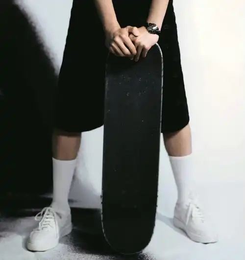 王一博#臣服于白袜与美腿之下脑海中小电影自动生成.