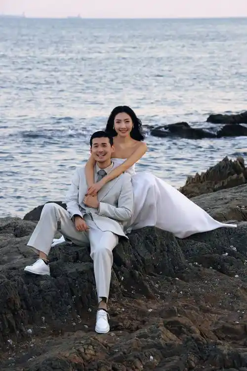 青岛旅拍婚纱照推荐哪家好?网友排名一览无遗_top_摄影_新人