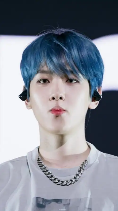 白马十王子边伯贤/哥哥的海水蓝发 白衣=臣妾愿意