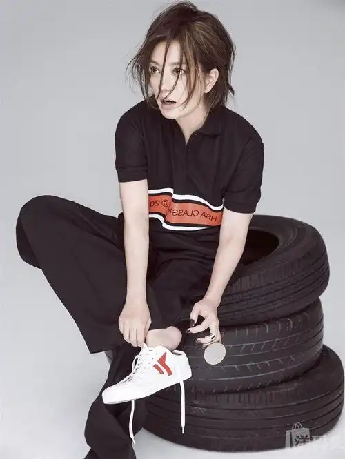 【vip折扣】celine赛琳 18春 白底红蓝飞跃球鞋 杨幂同款