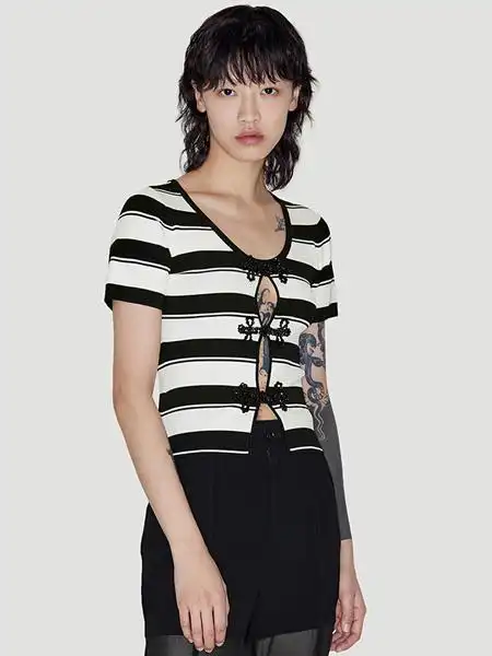 乌丫女装品牌2022夏季露肩条纹中国风上衣