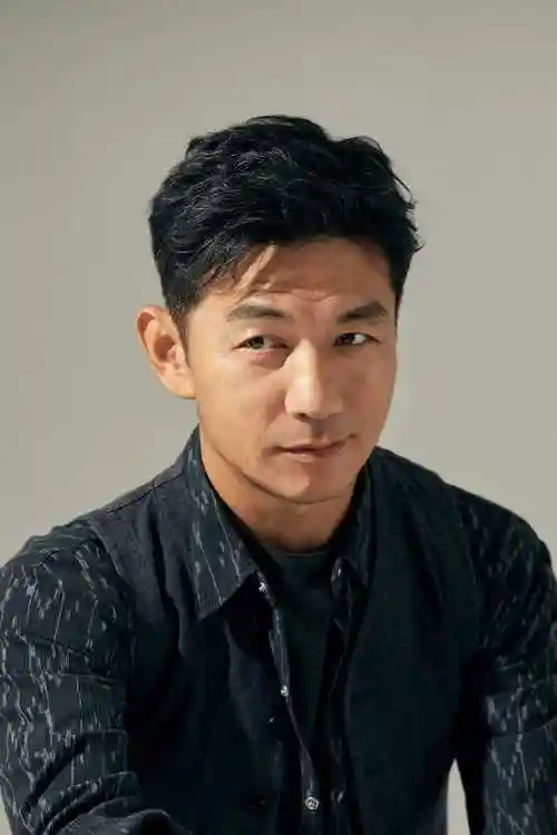 电影《三叉戟》热映 邢佳栋演绎"多面体"反派老鬼