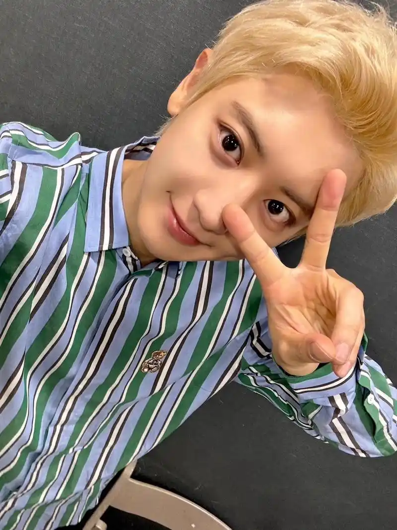 朴灿烈朴灿烈朴灿烈