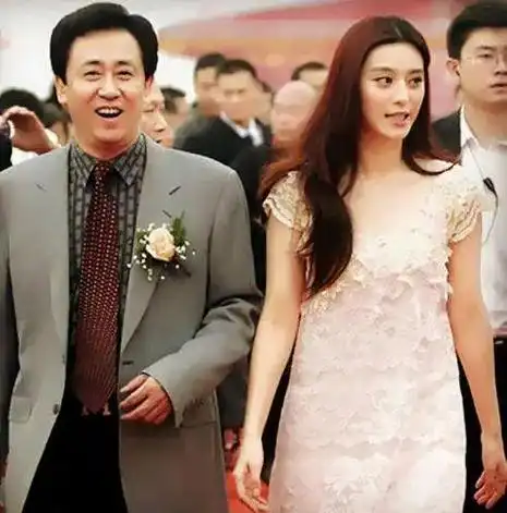 42岁范冰冰男方离过婚还带着儿子真相来了