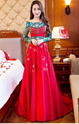 新款一字肩秀禾服中式新娘拖尾婚纱礼服明星同款敬酒服龙凤褂嫁衣