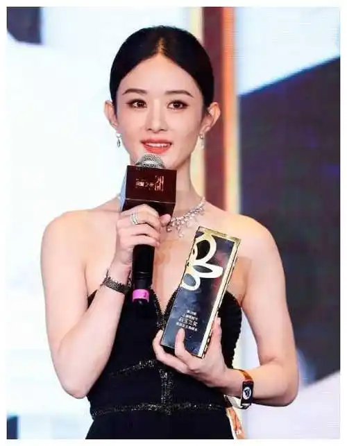 刘亦菲的迷人溜肩,赵丽颖的小巧脚型,解救我容貌焦虑!