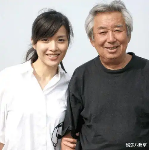 她因拍吻戏被富豪前夫分手,二婚嫁靳东被宠成公主,儿子帅出天际_李佳