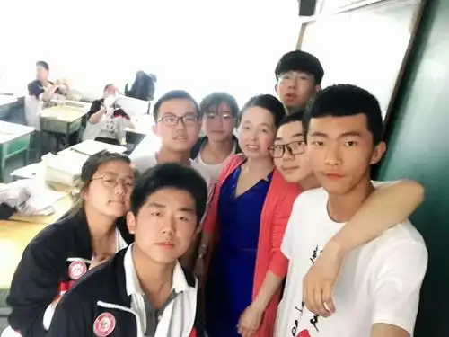 富平县迤山中学2019届8班