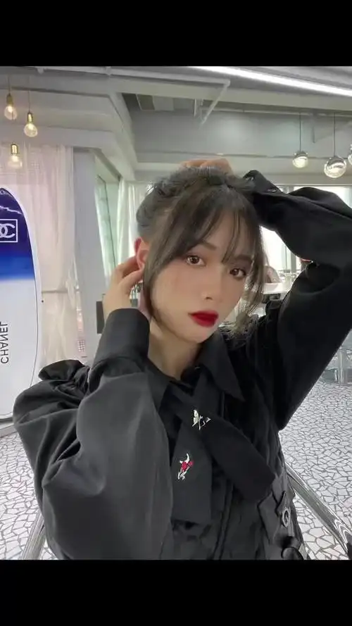 2021年女生都不会拒绝的超级减龄修颜刘海!#减龄发型 #懂你的发型师