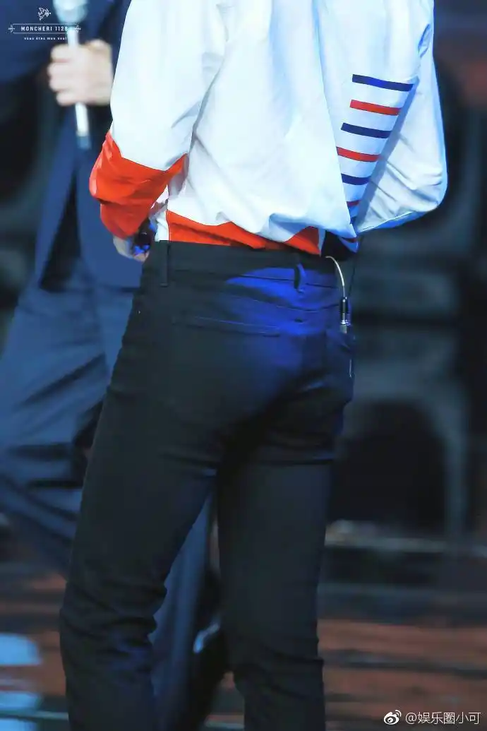 易烊千玺性感小翘臀合集,酷中带撩还有一点点可爱