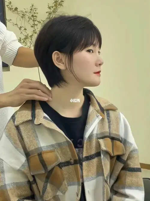 超显瘦的短发