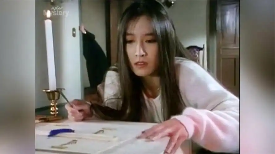 【名侦探金田一耕助6:香水殉情】自从高树澪成了未亡人,身边的男人就