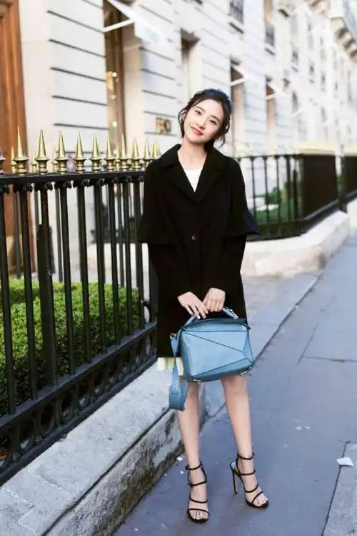 看了唐艺昕的腿男人都要怀疑人生,网友:简直不能接受