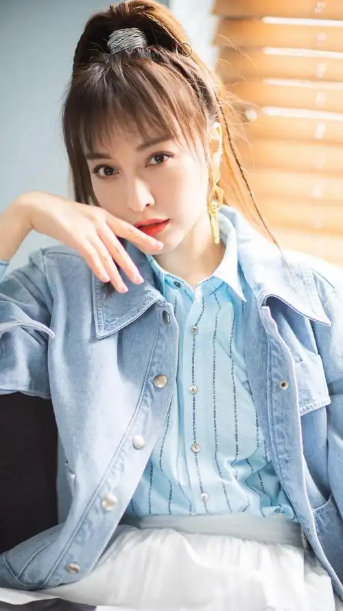 吴昕清新灵动写真手机壁纸