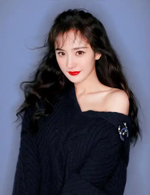 拍广告还要与游戏沾边杨幂何时才能放弃放弃电竞少女人设