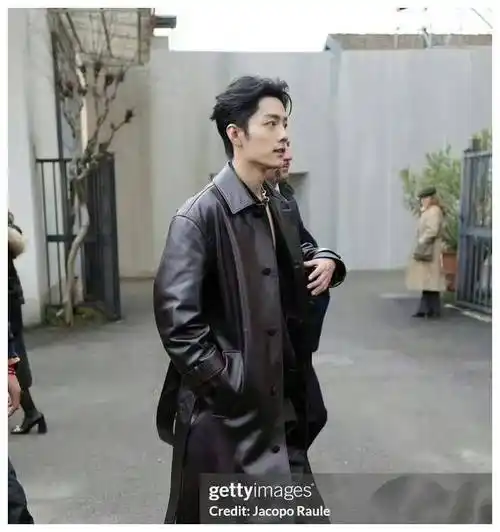 肖战外网生图拍出站姐效果胜过精修细节高贵体现