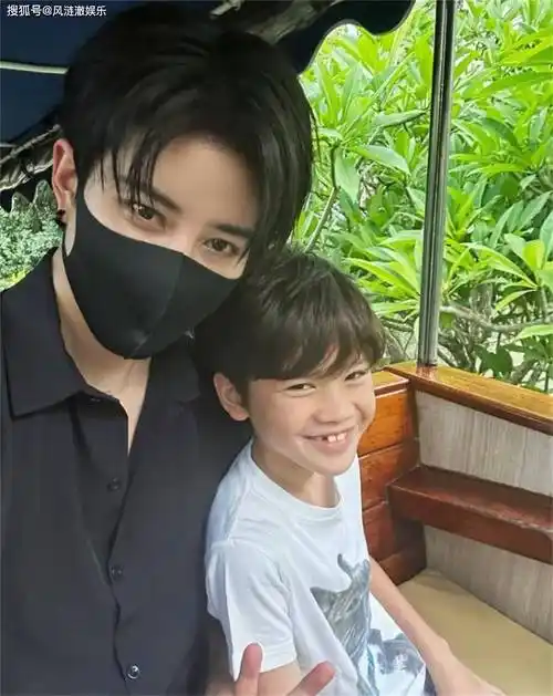 泰星mike发文庆祝儿子9周岁生日,maxwell颜值高但不像爸爸_sarah_照片