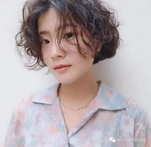 短发这样烫,俏皮可爱又时尚!|短发|发型|卷发|美发