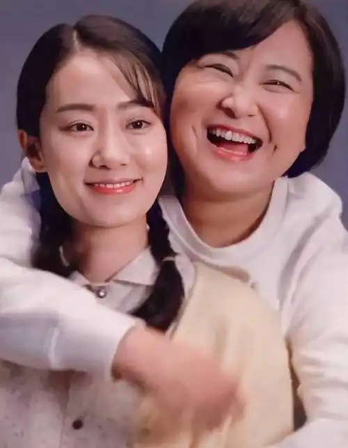 也正是因为这份工作,张小斐结识了自己的贵人,贾玲