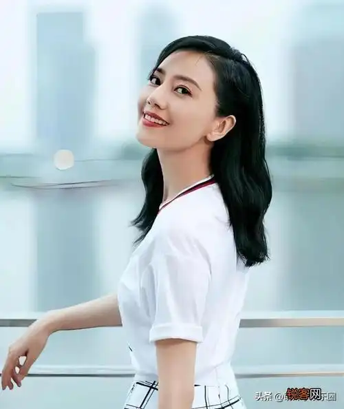 高圆圆个人资料及简历 高圆圆比她老公大几岁?