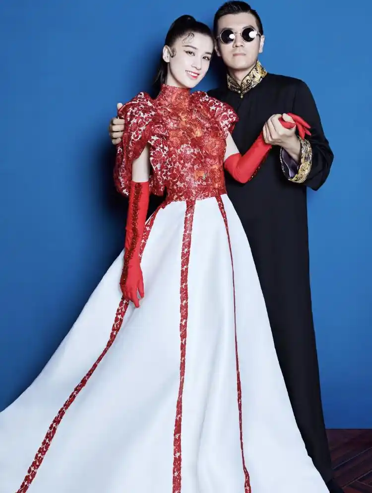 黄圣依杨子合体拍国风大片夫妻俩甜蜜互动恩爱十足