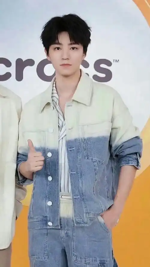 蔡徐坤 发福#好相似的套路……  王俊凯胖了79实际上,近期活动状态