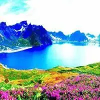 高山美景微信头像雄伟高山风景头像图片点击鼠标右键下载