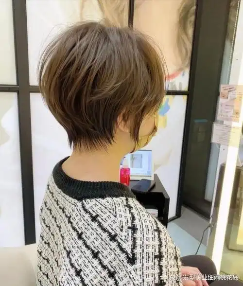 超短齐耳纹理短发,可a可甜,瘦脸减龄.