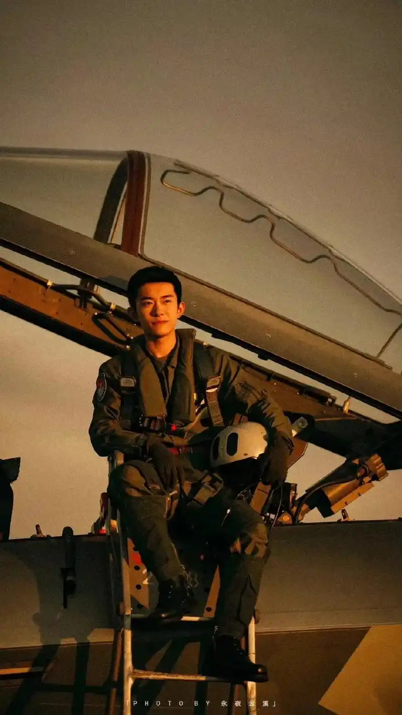 易烊千玺壁纸  - 96玉尔 - 抖音