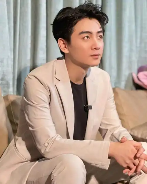 娱乐八卦:陈晓不配合营业