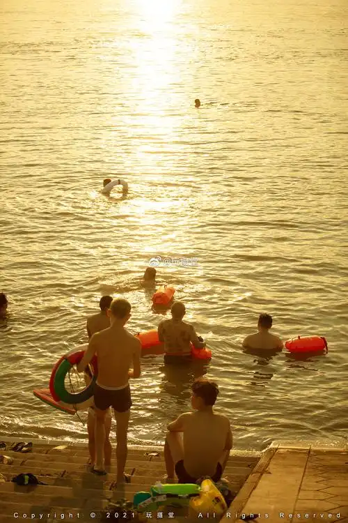 油韵(游泳)是每个江边的人必备的技能