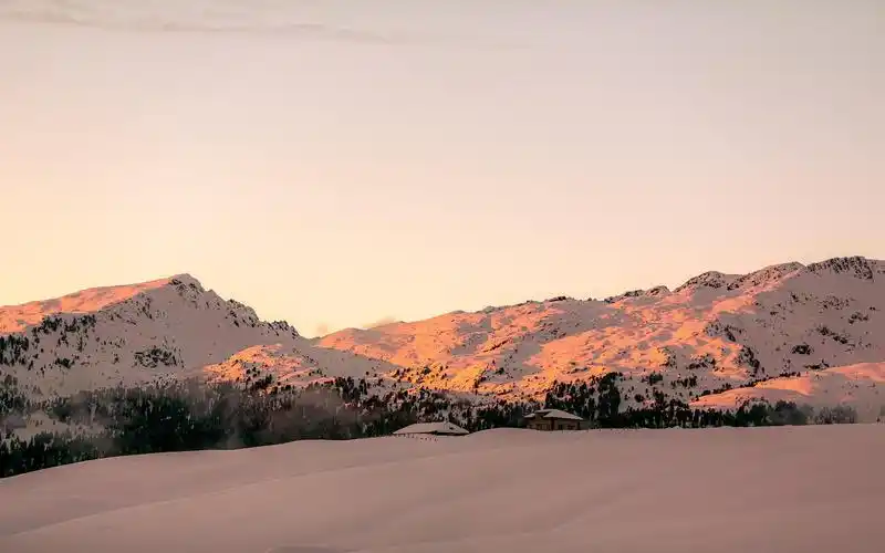 壮观美丽的大自然雪山美景意境