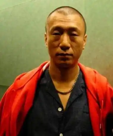 孙红雷算一个,刘华强这个"黑帮老大"臭名昭著,可他就是转型成功,再也