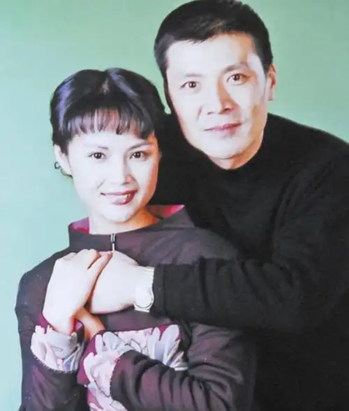 回顾当红女星奚望5岁时父母离异32岁离婚对不起年幼的女儿