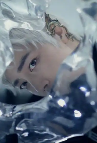 肖战银发造型帅气写真大片89