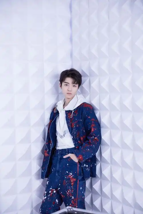 王俊凯干净阳光帅气迷人写真