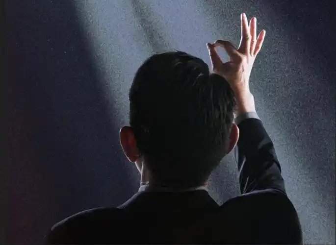 刘德华助攻东方甄选离辛选还差四个董宇辉