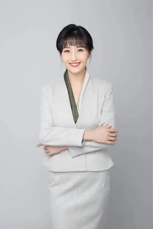 喜讯玉律学校王婷校长获评全国百佳美育校长