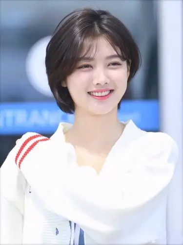 今年夏天最流行的"耳下三公分"甜美减龄短发751597金_圈子-新氧