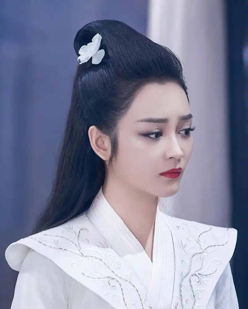 精美图集|王一菲精致美丽,温婉可人