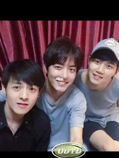 宿舍里的男同学,还蛮帅的_肖战_娱乐_明星娱乐资讯