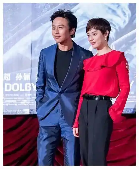 邓超和孙俪用他们的爱情故事和事业成就,向我们展现了一种真挚和坚定