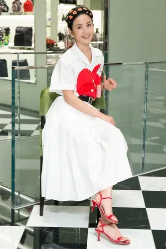 林依晨哪像37岁穿衣造型清新减龄娃娃脸显嫩袁湘琴又美回来了