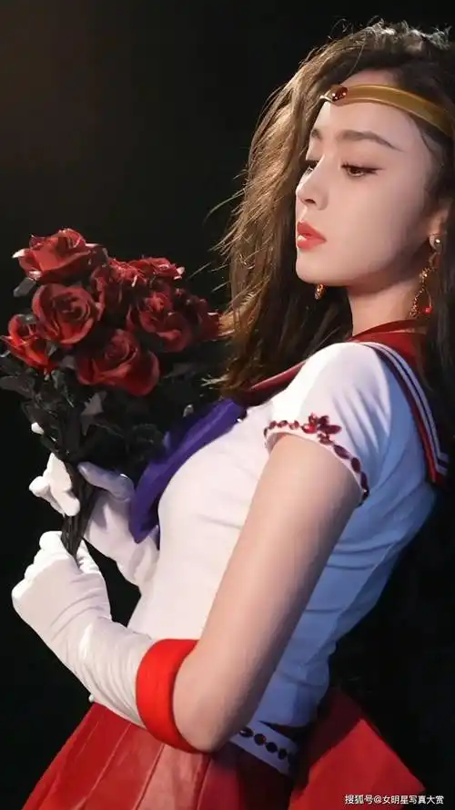 【古力娜扎写真美图】红白蓝裙装,清新活力,化身美少女战士_漫画_造型