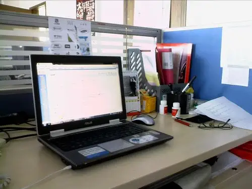 我的工位是不是有点乱啊