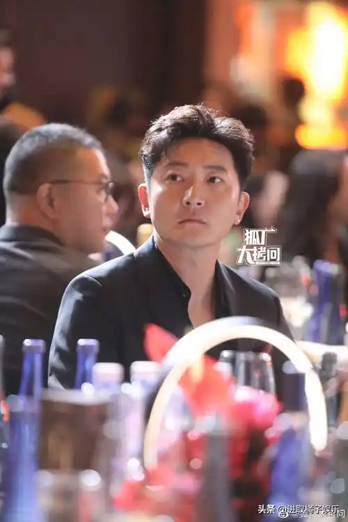 殷桃赵丽颖比美,朱一龙张译缺席_郭京飞_雷佳音_作品