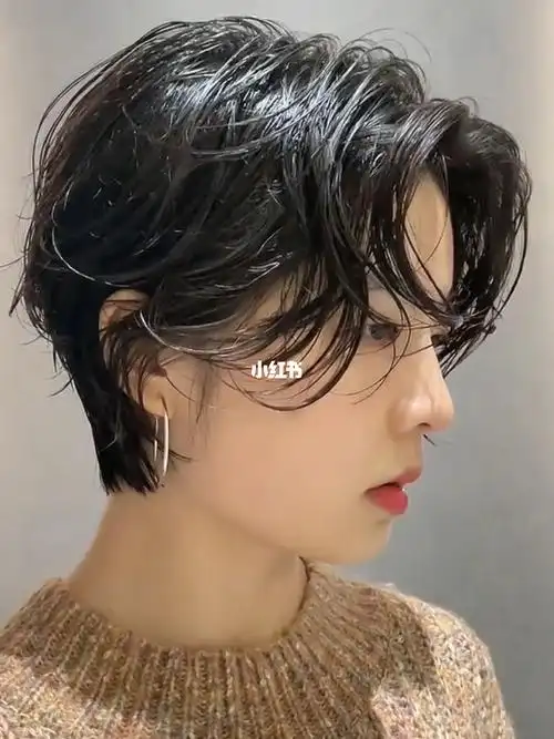女生超短发烫发分享气质中分纹理刘海短发